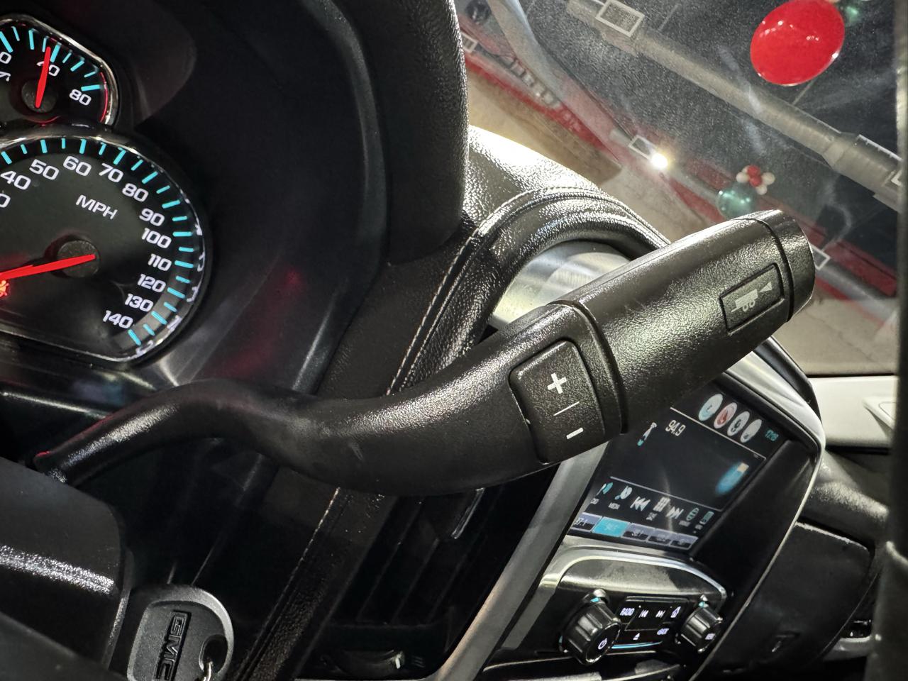 GMC Sierra 1500 4WD Crew Cab 143.5" SLT 2018