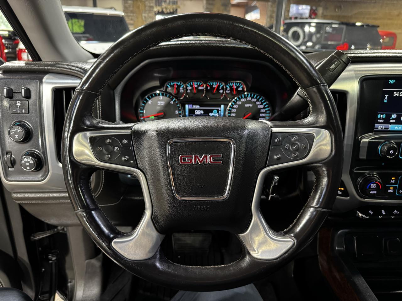 GMC Sierra 1500 4WD Crew Cab 143.5" SLT 2018