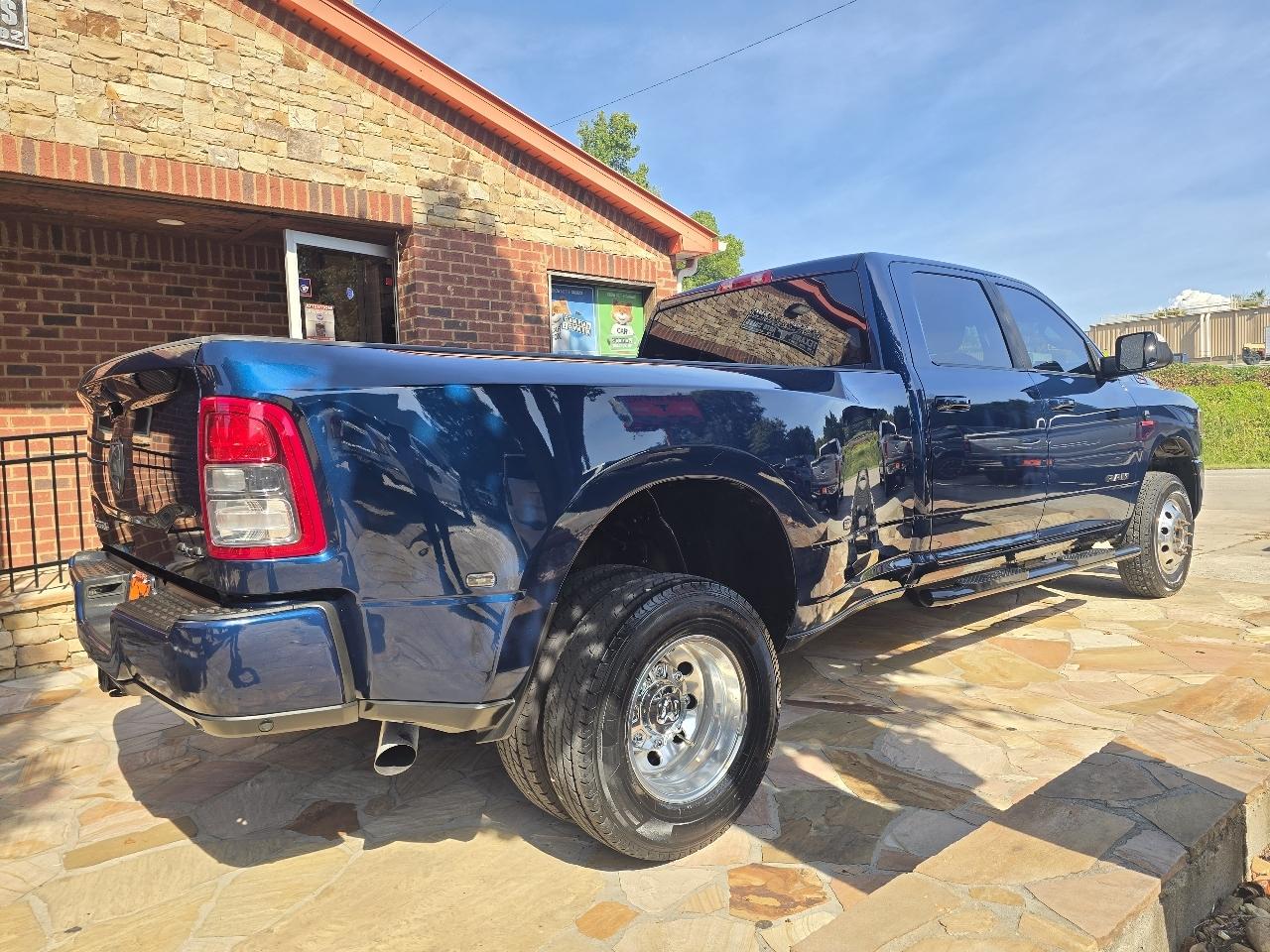 RAM 3500 Big Horn 4x4 Crew Cab 8' Box 2021
