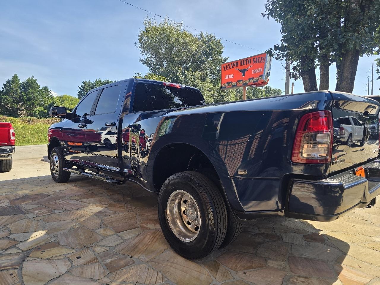 RAM 3500 Big Horn 4x4 Crew Cab 8' Box 2021