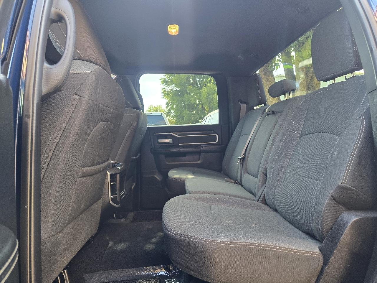 RAM 3500 Big Horn 4x4 Crew Cab 8' Box 2021