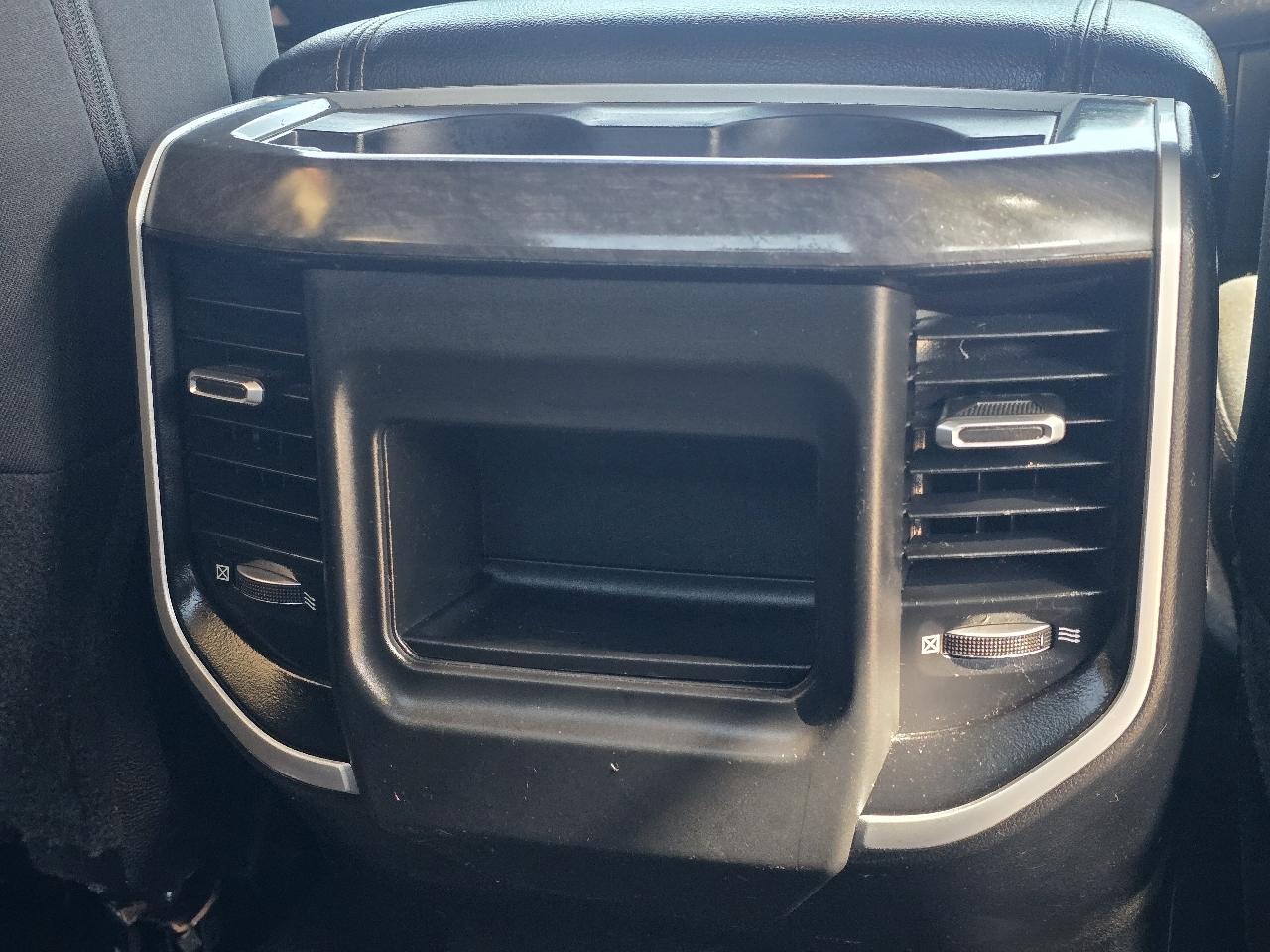 RAM 3500 Big Horn 4x4 Crew Cab 8' Box 2021