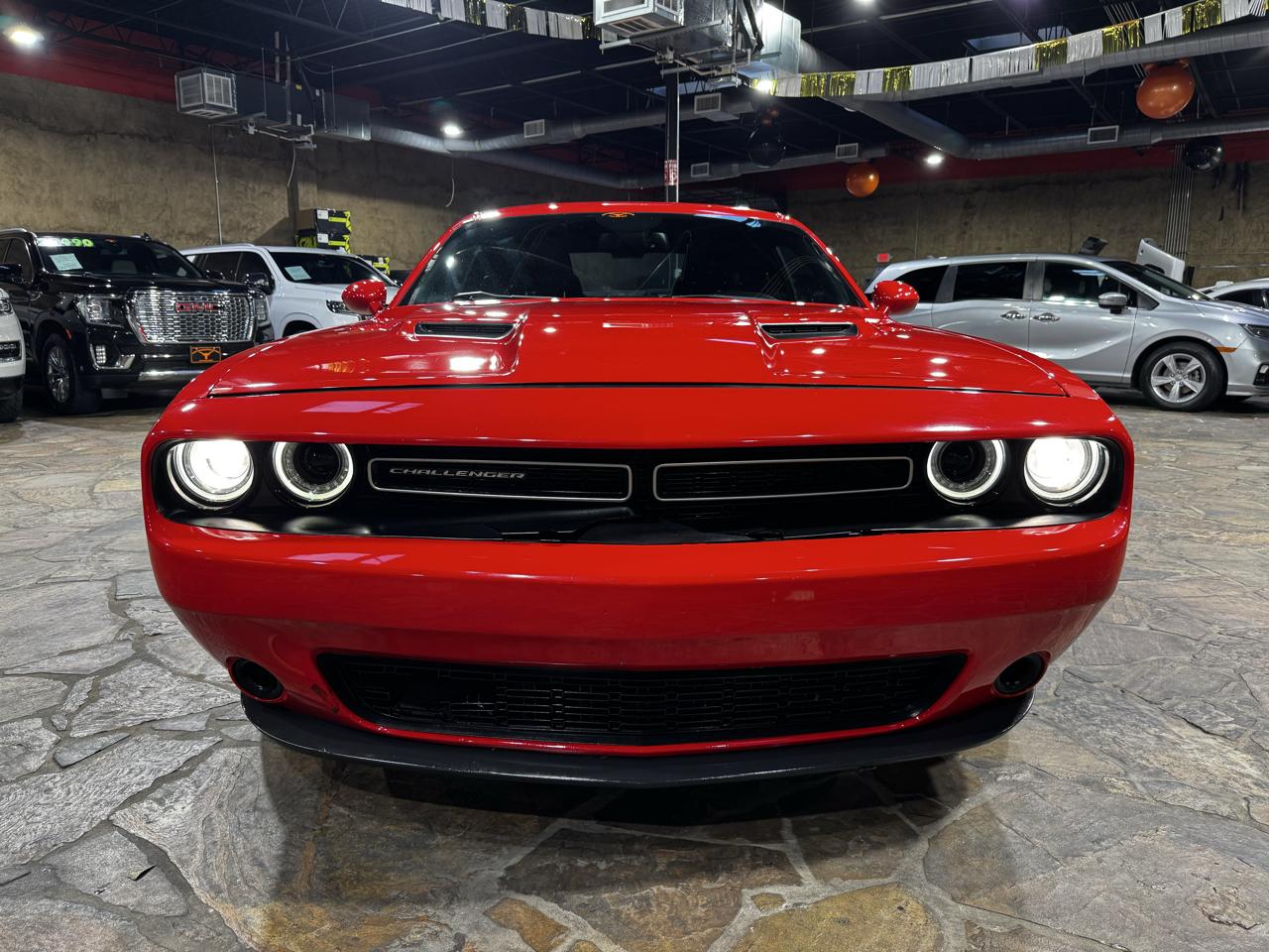 Dodge Challenger 2dr Cpe SXT 2016
