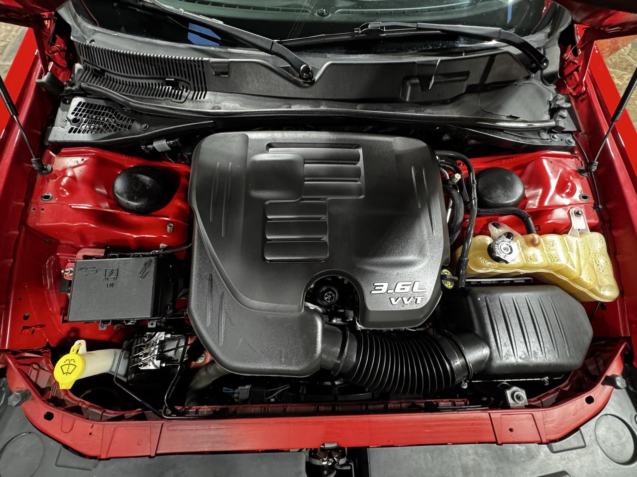 Dodge Challenger 2dr Cpe SXT 2016