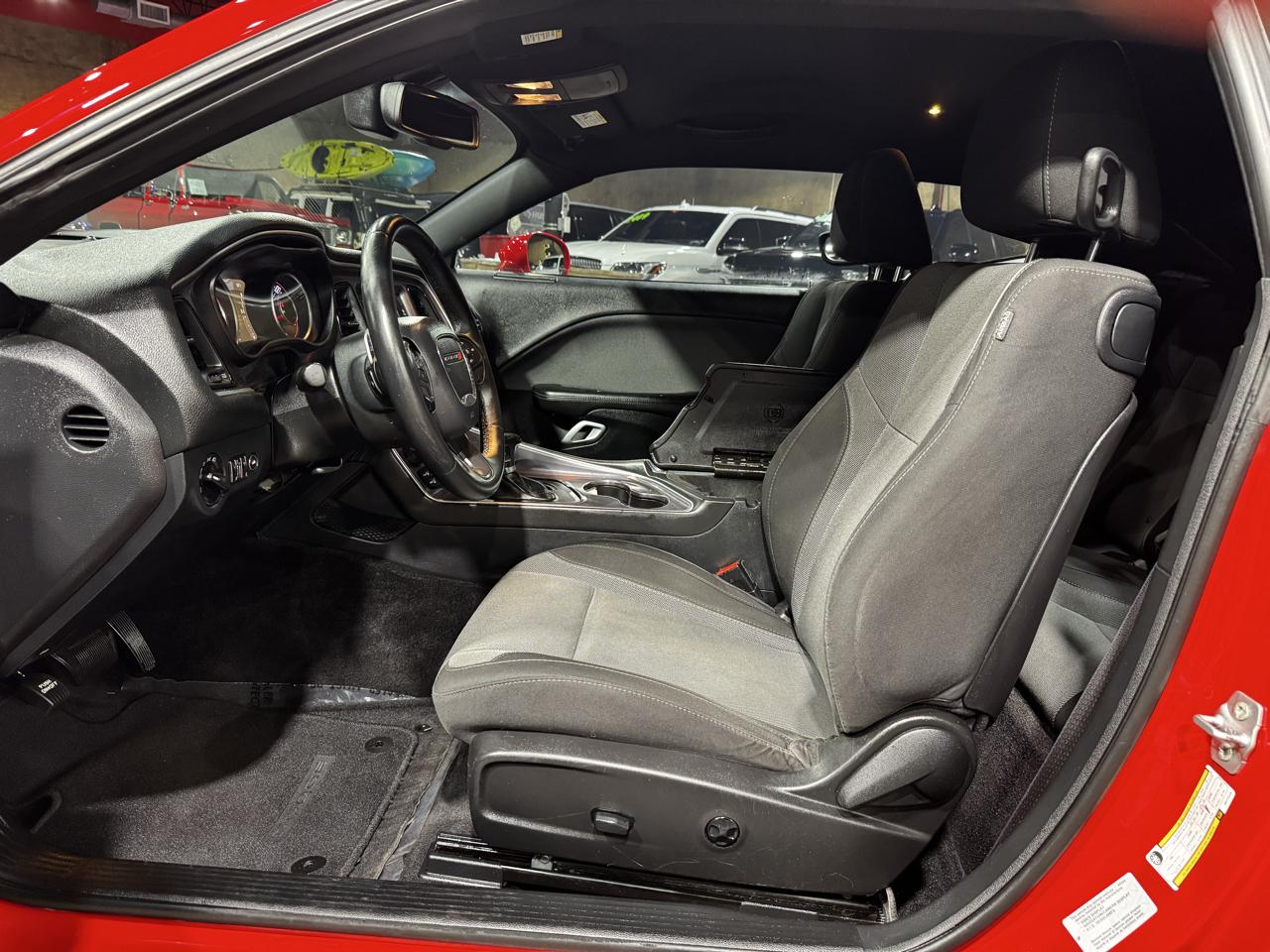 Dodge Challenger 2dr Cpe SXT 2016