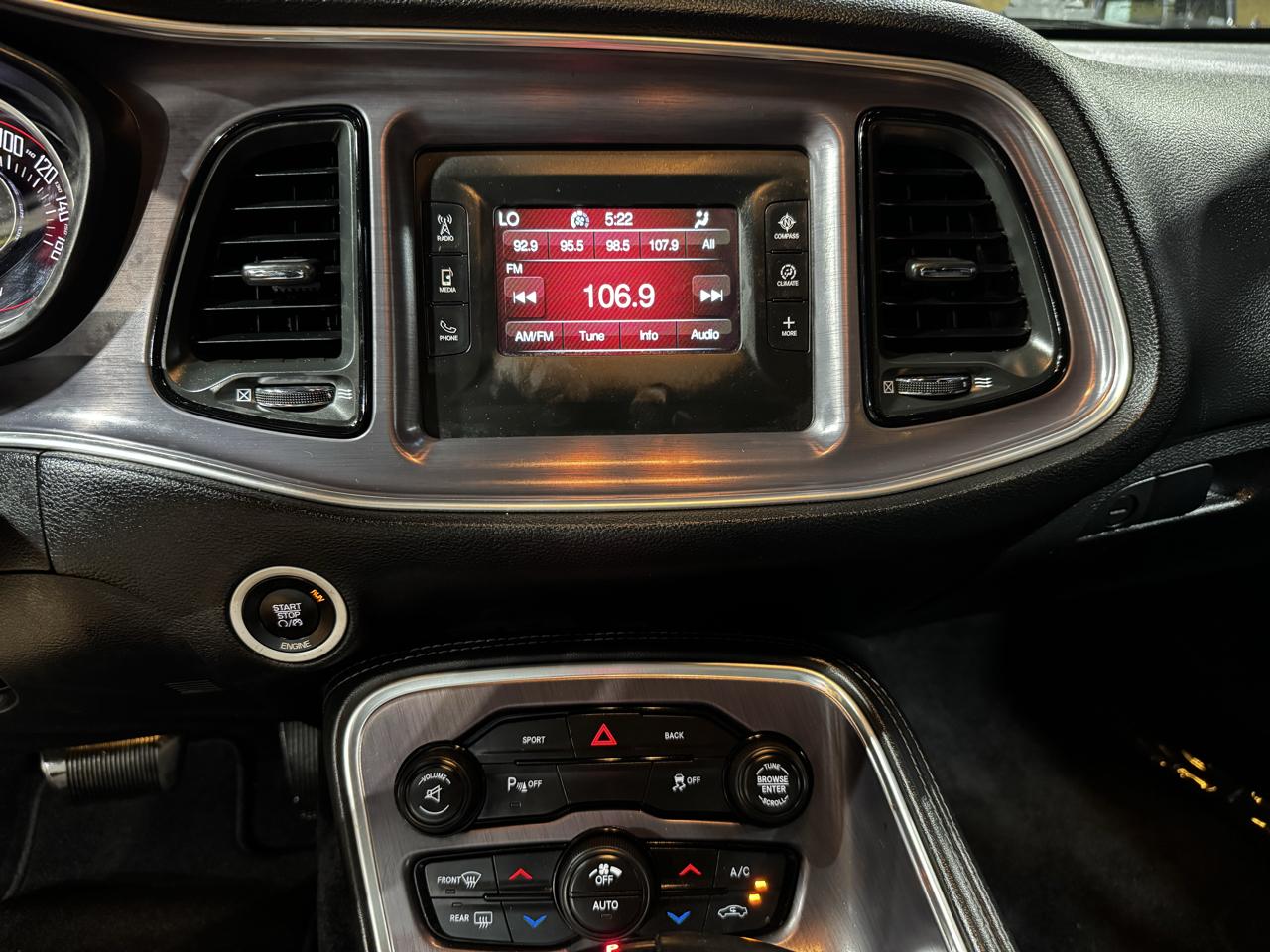 Dodge Challenger 2dr Cpe SXT 2016