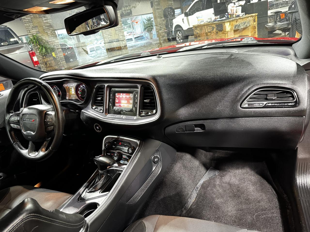 Dodge Challenger 2dr Cpe SXT 2016