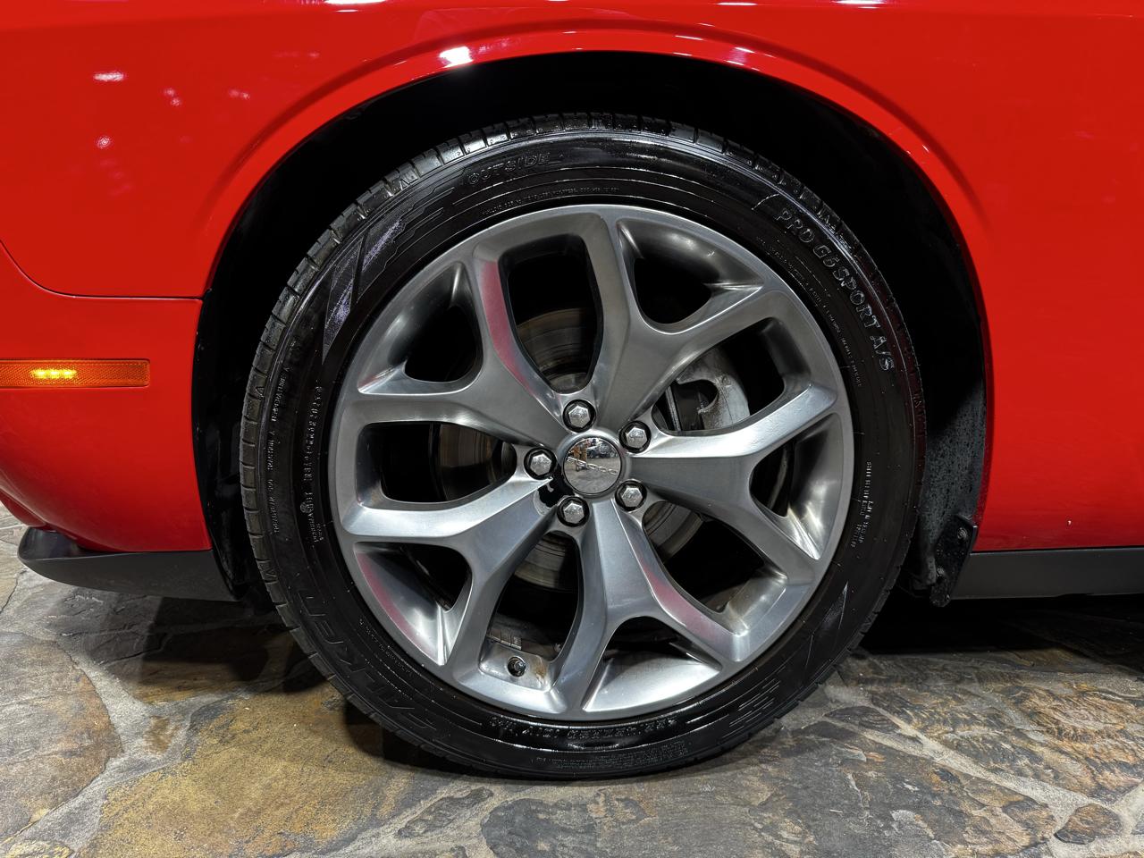 Dodge Challenger 2dr Cpe SXT 2016