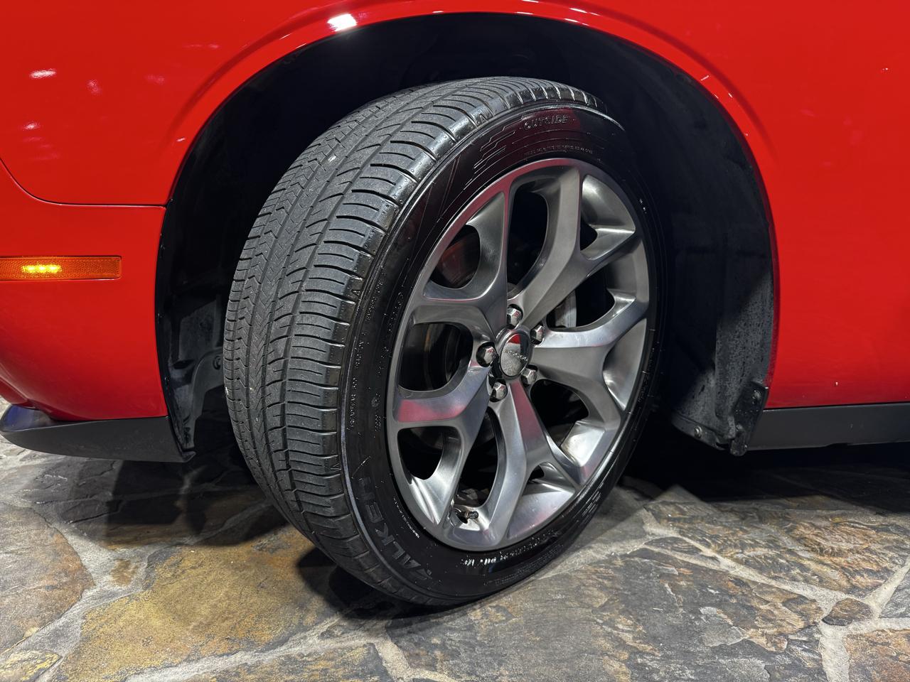 Dodge Challenger 2dr Cpe SXT 2016