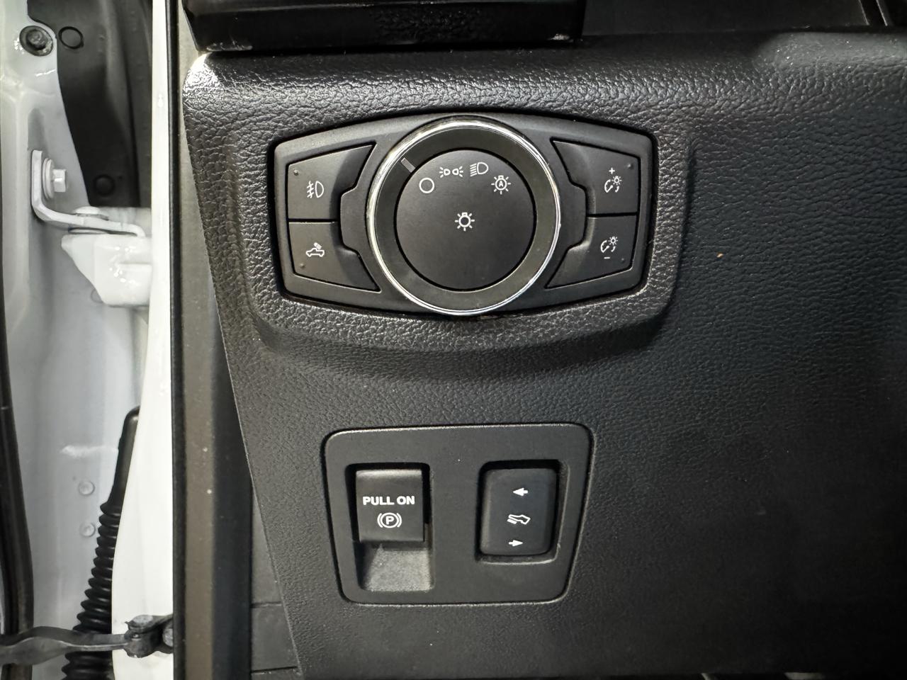 Ford F-150 2WD SuperCrew 157" XLT 2016