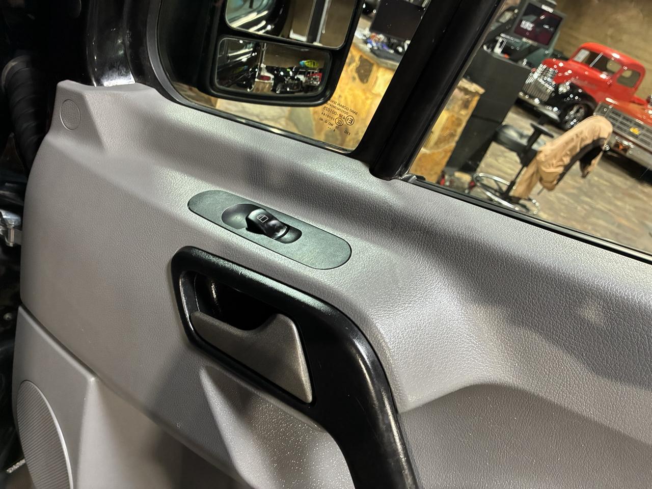 Mercedes-Benz Sprinter Passenger Vans RWD 2500 144" 2016