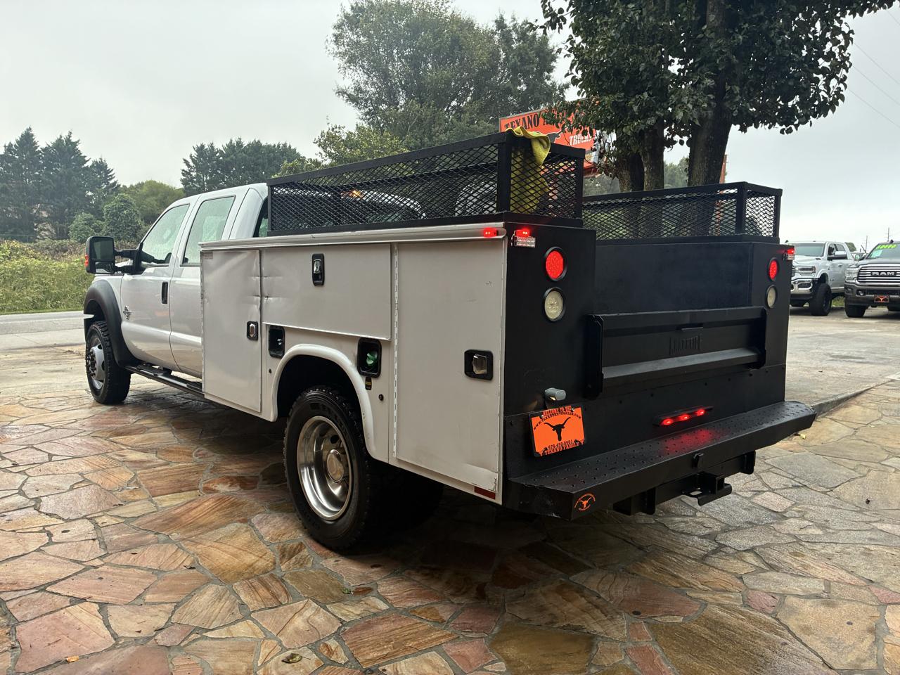 Ford Super Duty F-450 DRW 4WD SuperCab 186" WB 84" CA XLT 2015