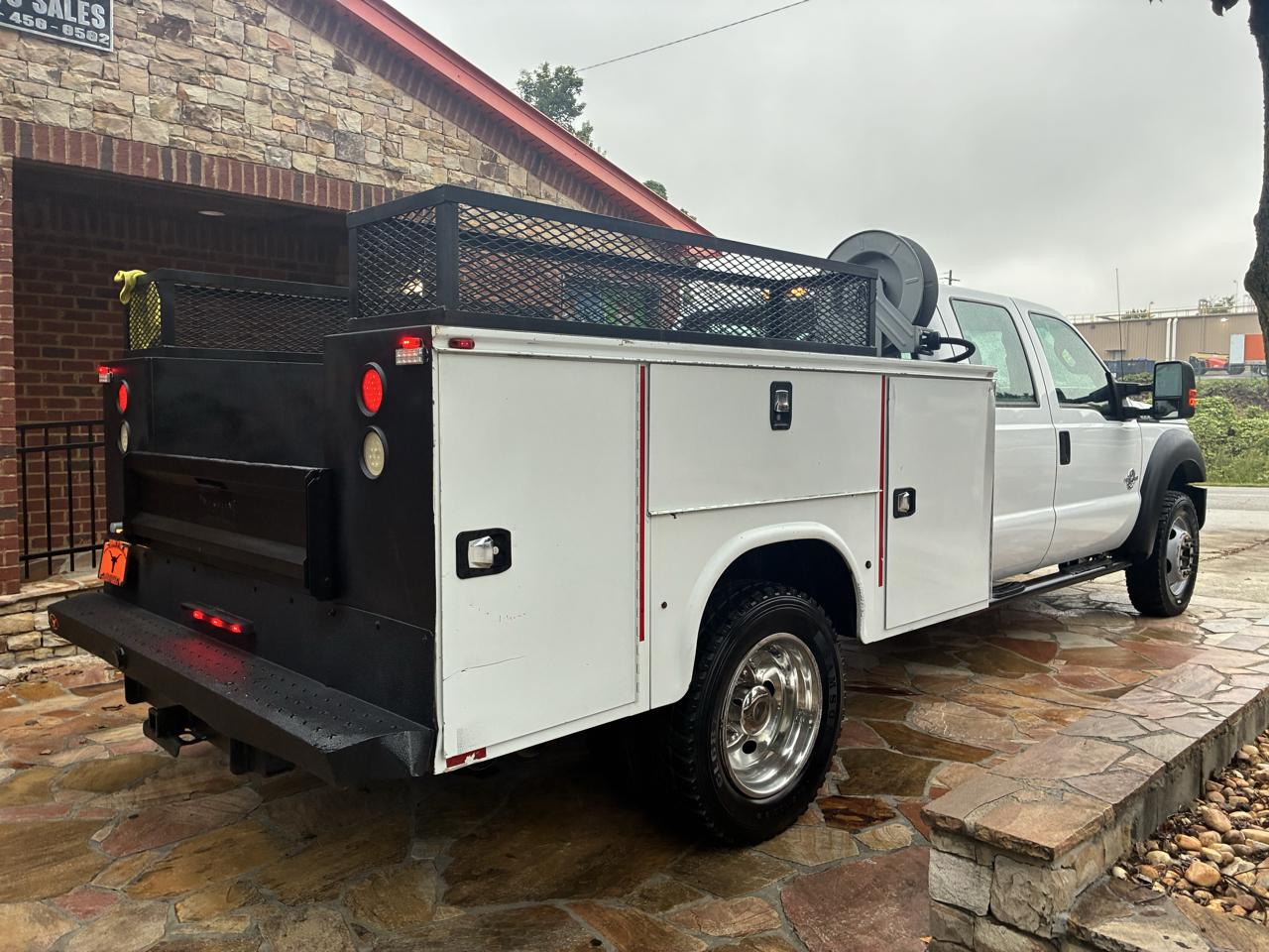 Ford Super Duty F-450 DRW 4WD SuperCab 186" WB 84" CA XLT 2015
