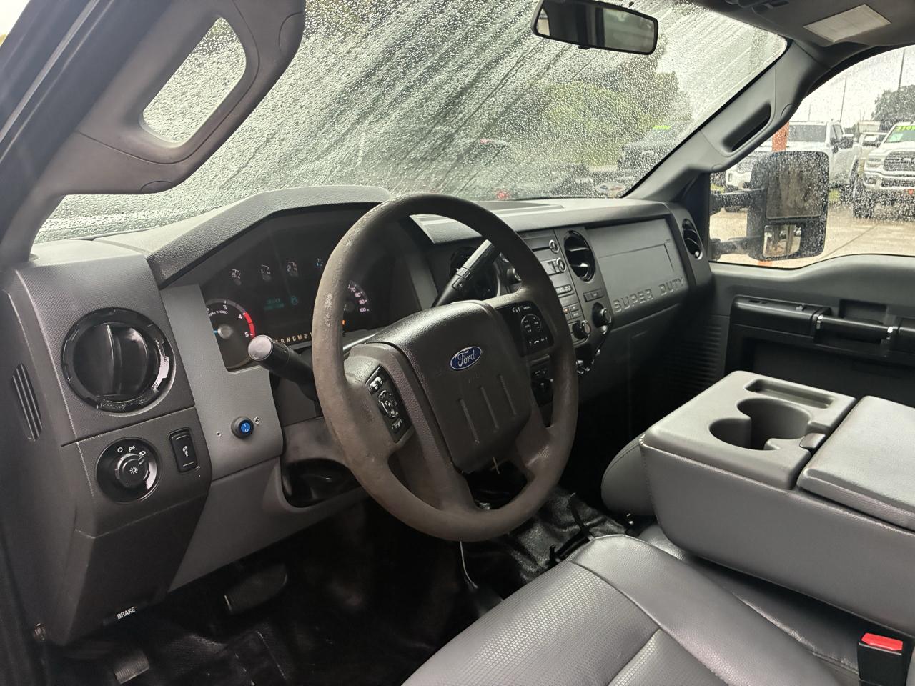 Ford Super Duty F-450 DRW 4WD SuperCab 186" WB 84" CA XLT 2015