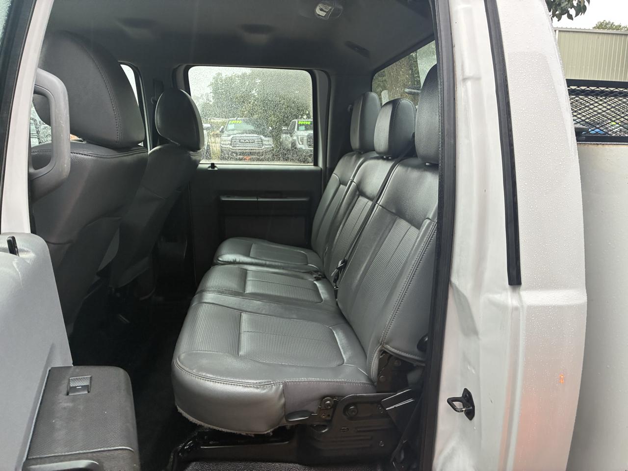 Ford Super Duty F-450 DRW 4WD SuperCab 186" WB 84" CA XLT 2015