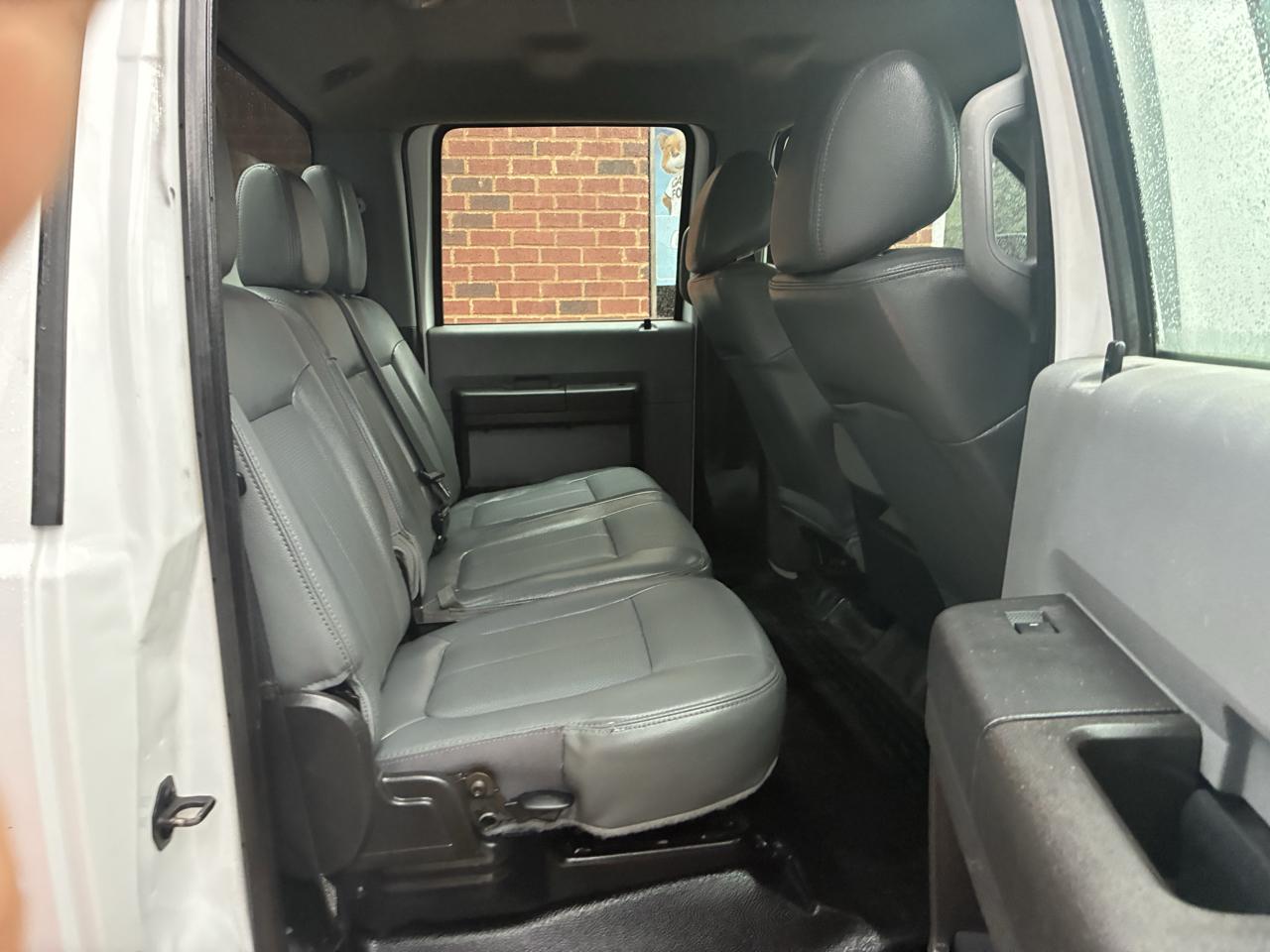 Ford Super Duty F-450 DRW 4WD SuperCab 186" WB 84" CA XLT 2015