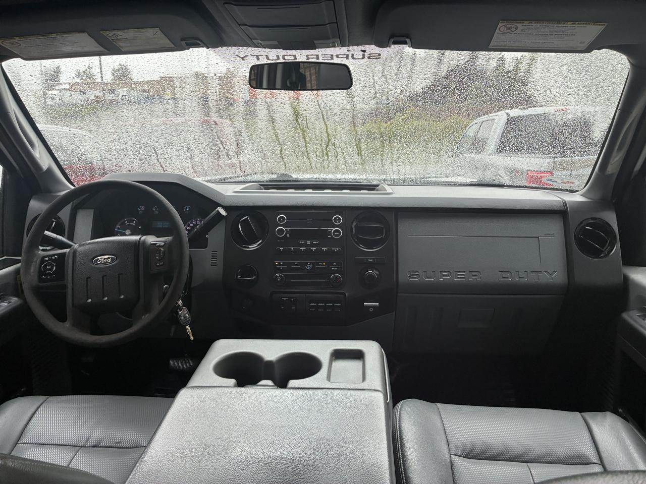 Ford Super Duty F-450 DRW 4WD SuperCab 186" WB 84" CA XLT 2015