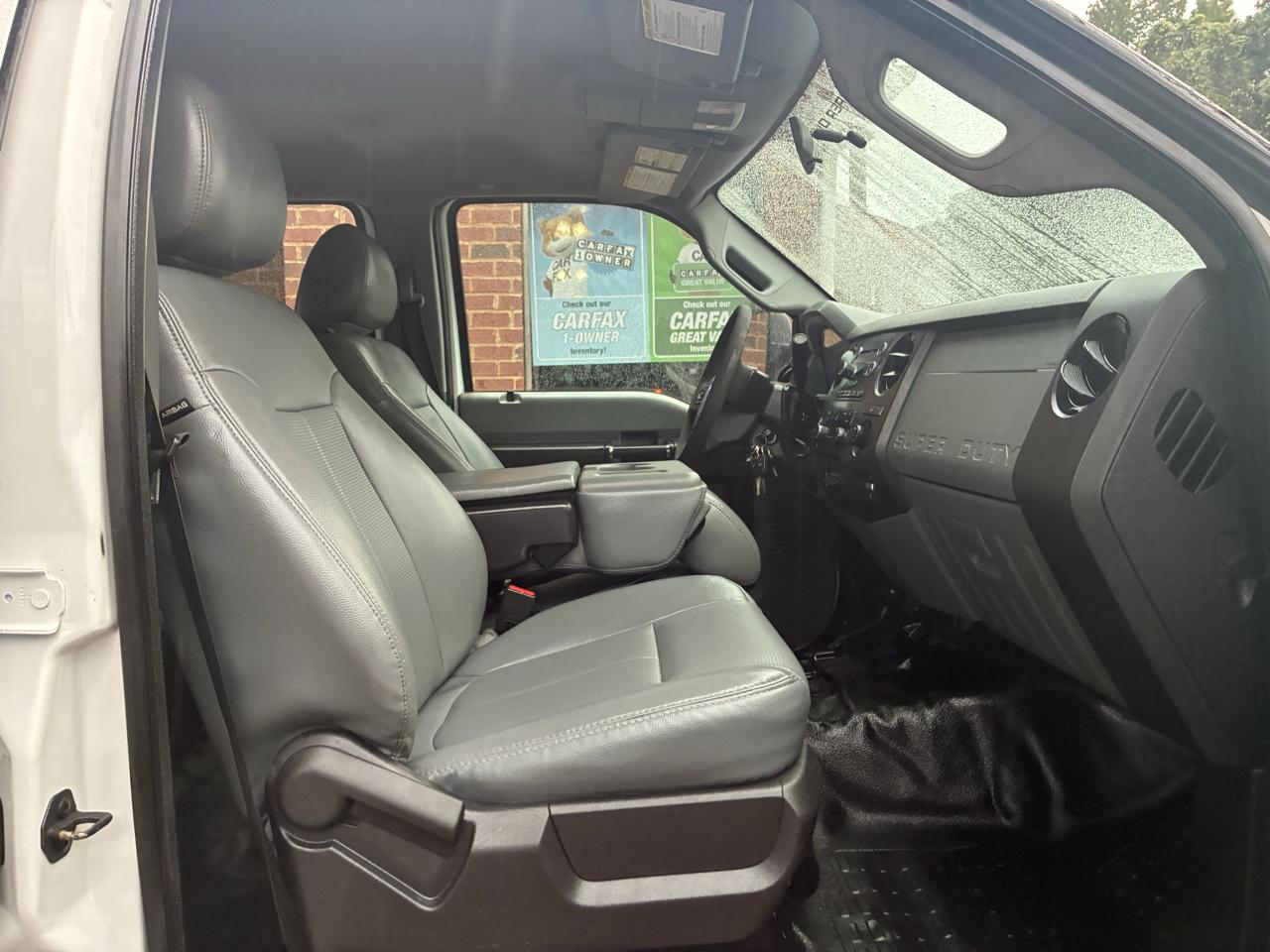 Ford Super Duty F-450 DRW 4WD SuperCab 186" WB 84" CA XLT 2015