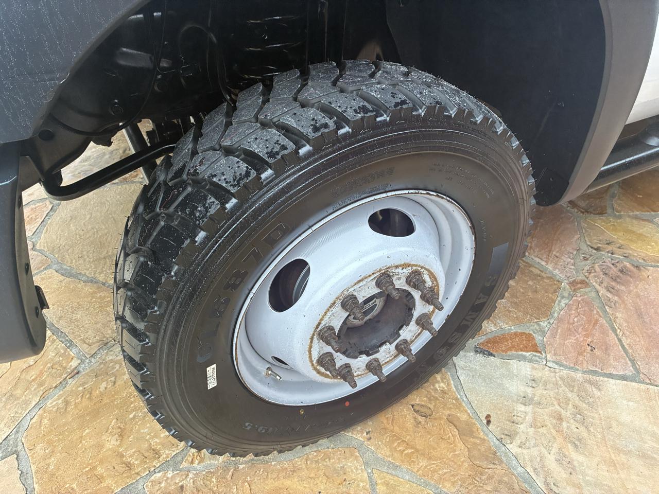 Ford Super Duty F-450 DRW 4WD SuperCab 186" WB 84" CA XLT 2015