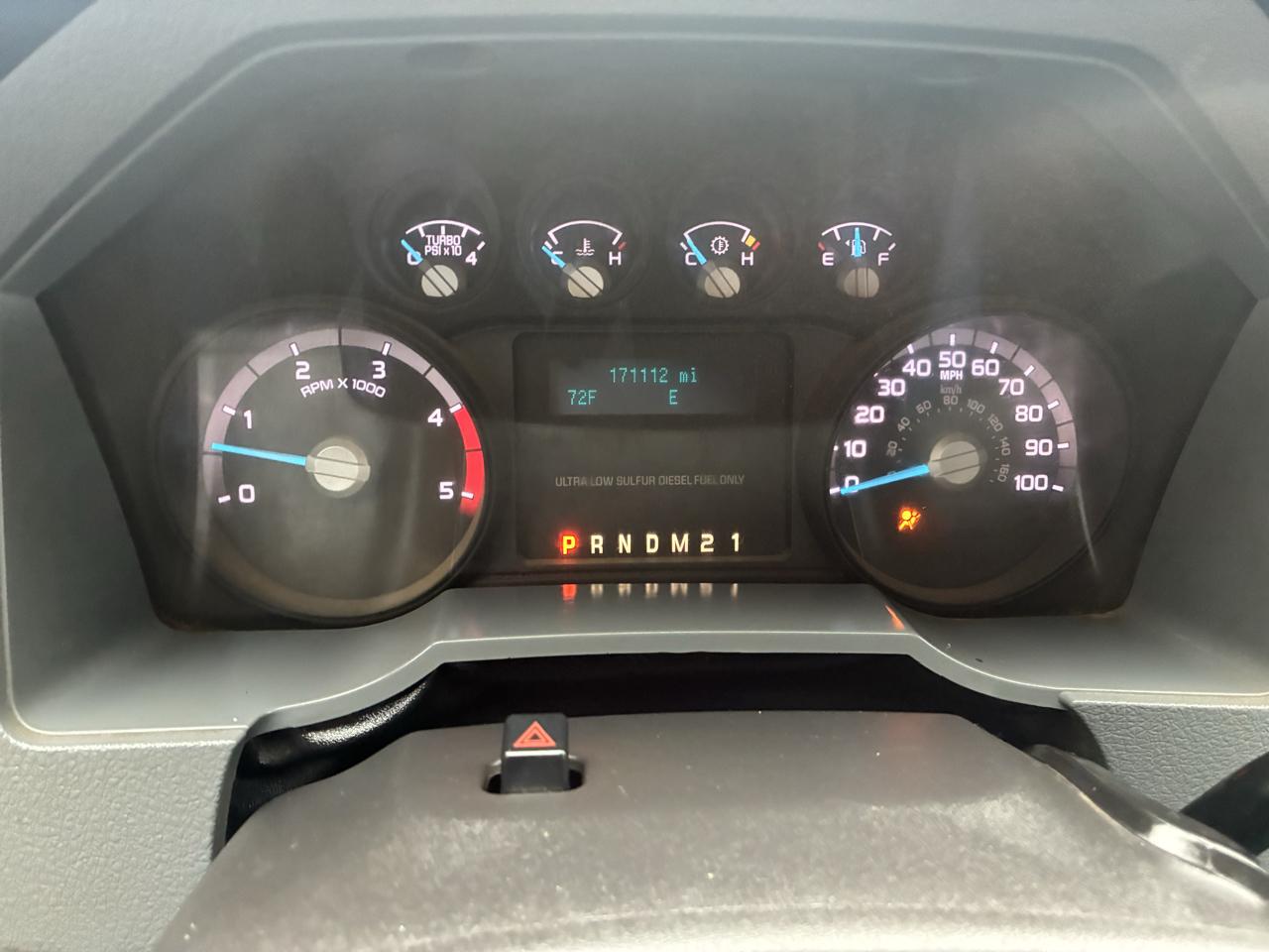 Ford Super Duty F-450 DRW 4WD SuperCab 186" WB 84" CA XLT 2015