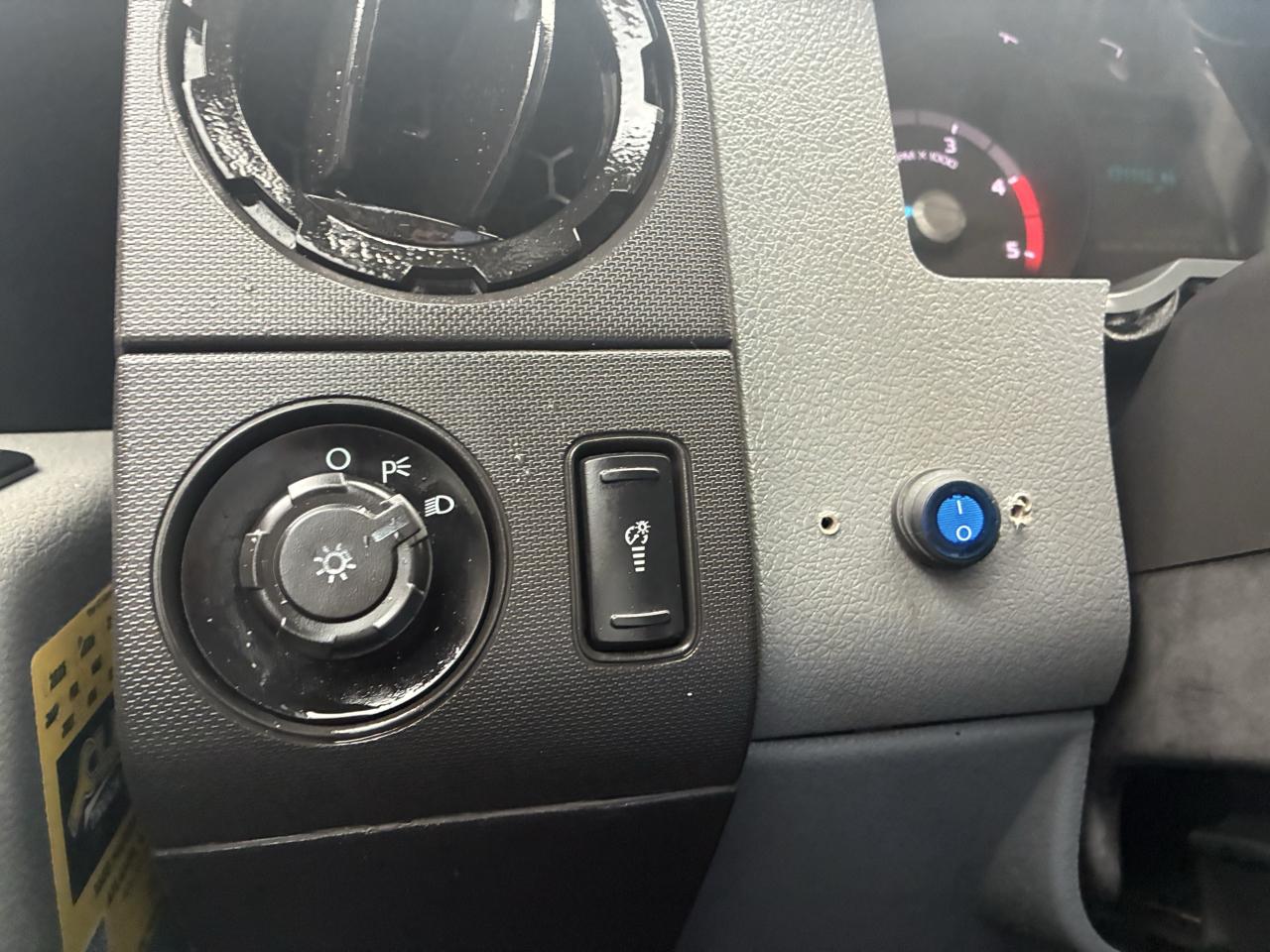 Ford Super Duty F-450 DRW 4WD SuperCab 186" WB 84" CA XLT 2015