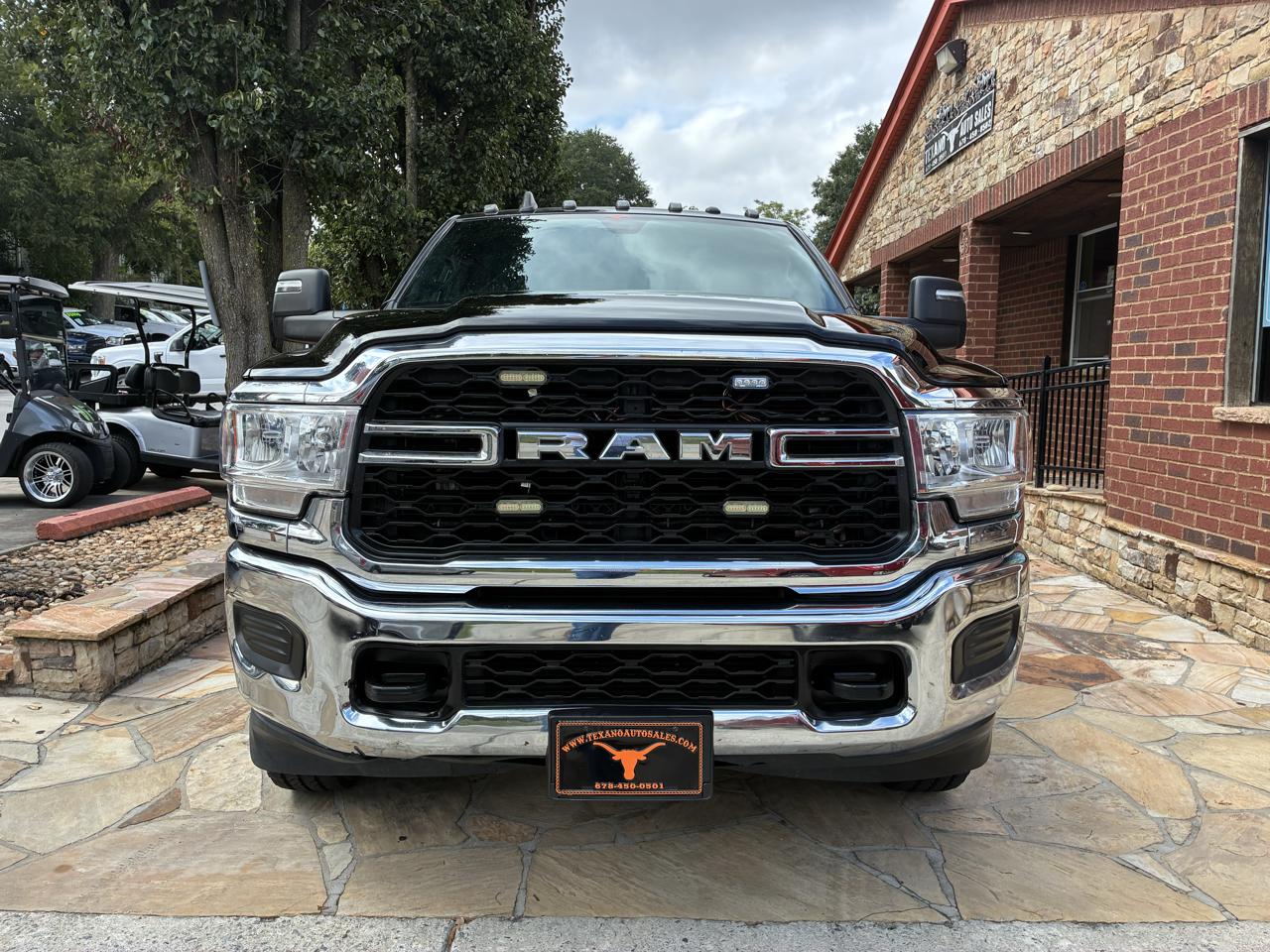 RAM 3500 Chassis Cab Tradesman 4WD Crew Cab 60" CA 172.4" WB 2023