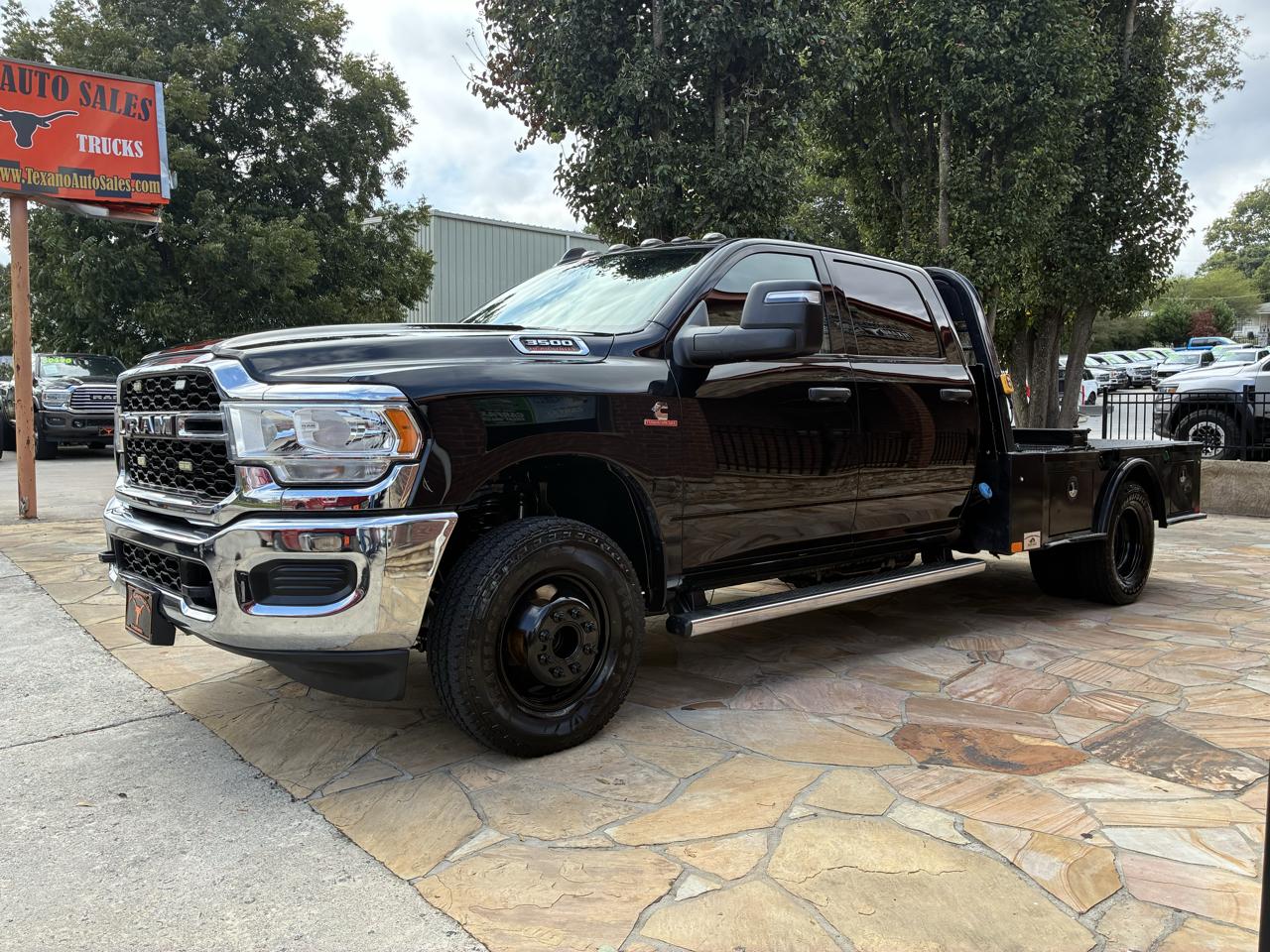 RAM 3500 Chassis Cab Tradesman 4WD Crew Cab 60" CA 172.4" WB 2023
