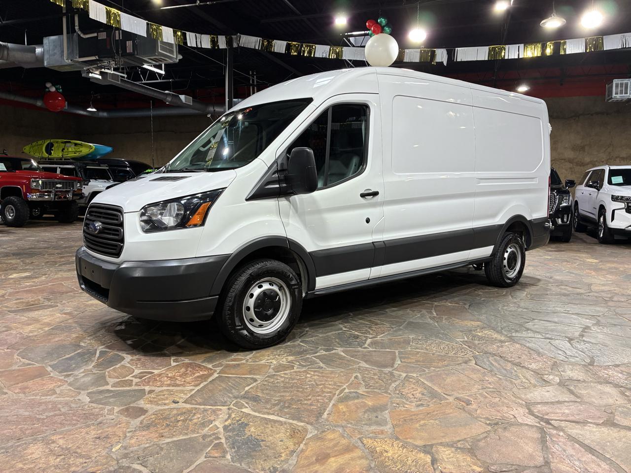Ford Transit Van T-250 148" Med Rf 9000 GVWR Sliding RH Dr 2018