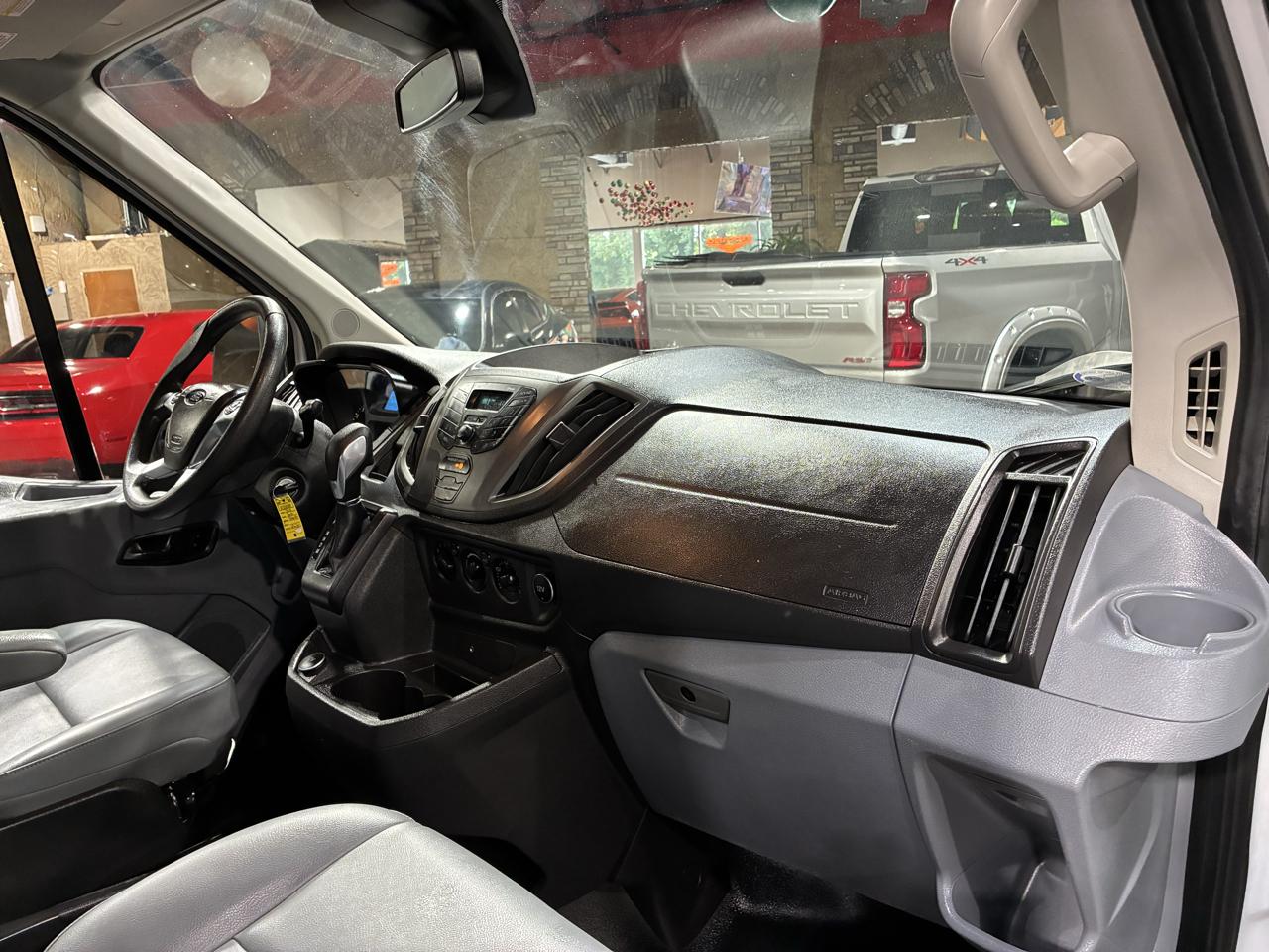 Ford Transit Van T-250 148" Med Rf 9000 GVWR Sliding RH Dr 2018