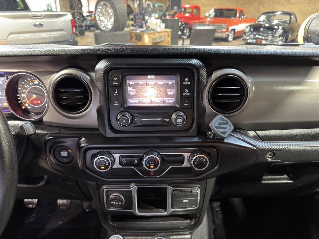 Jeep Gladiator Sport 4x4 2020