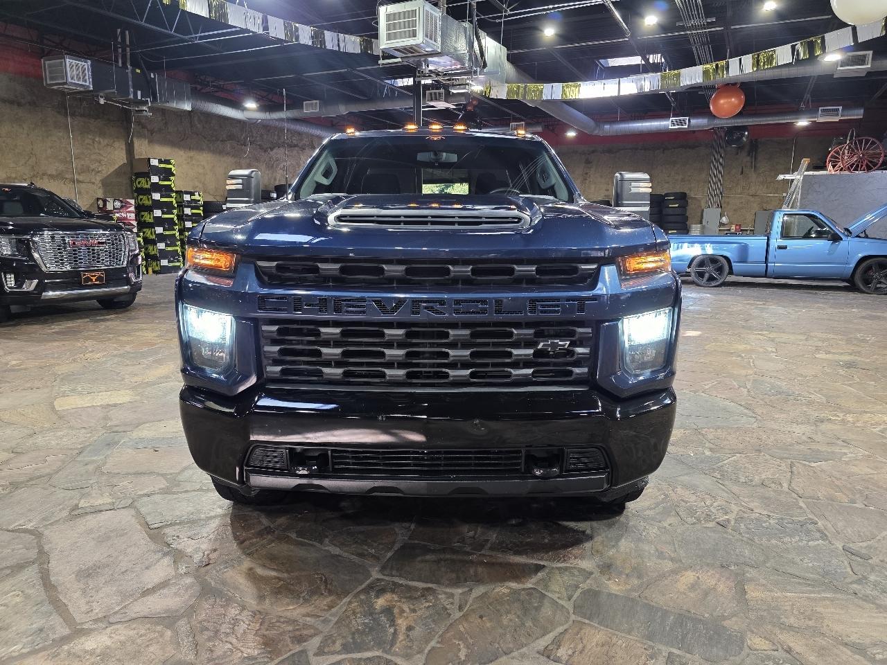 Chevrolet Silverado 2500HD 4WD Crew Cab 159" Custom 2022
