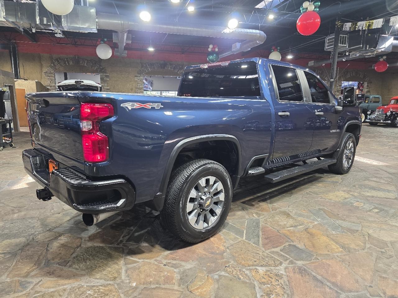 Chevrolet Silverado 2500HD 4WD Crew Cab 159" Custom 2022