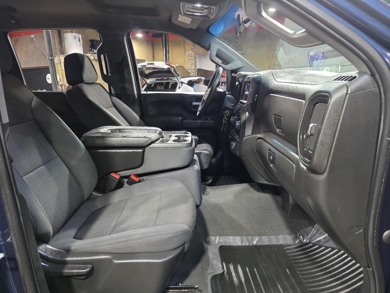Chevrolet Silverado 2500HD 4WD Crew Cab 159" Custom 2022