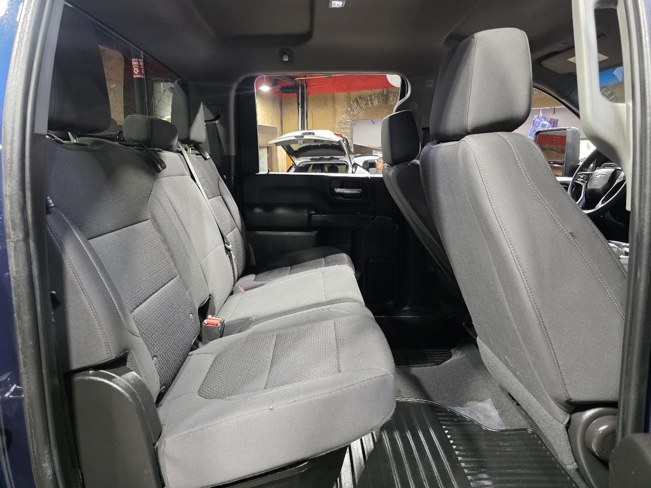 Chevrolet Silverado 2500HD 4WD Crew Cab 159" Custom 2022