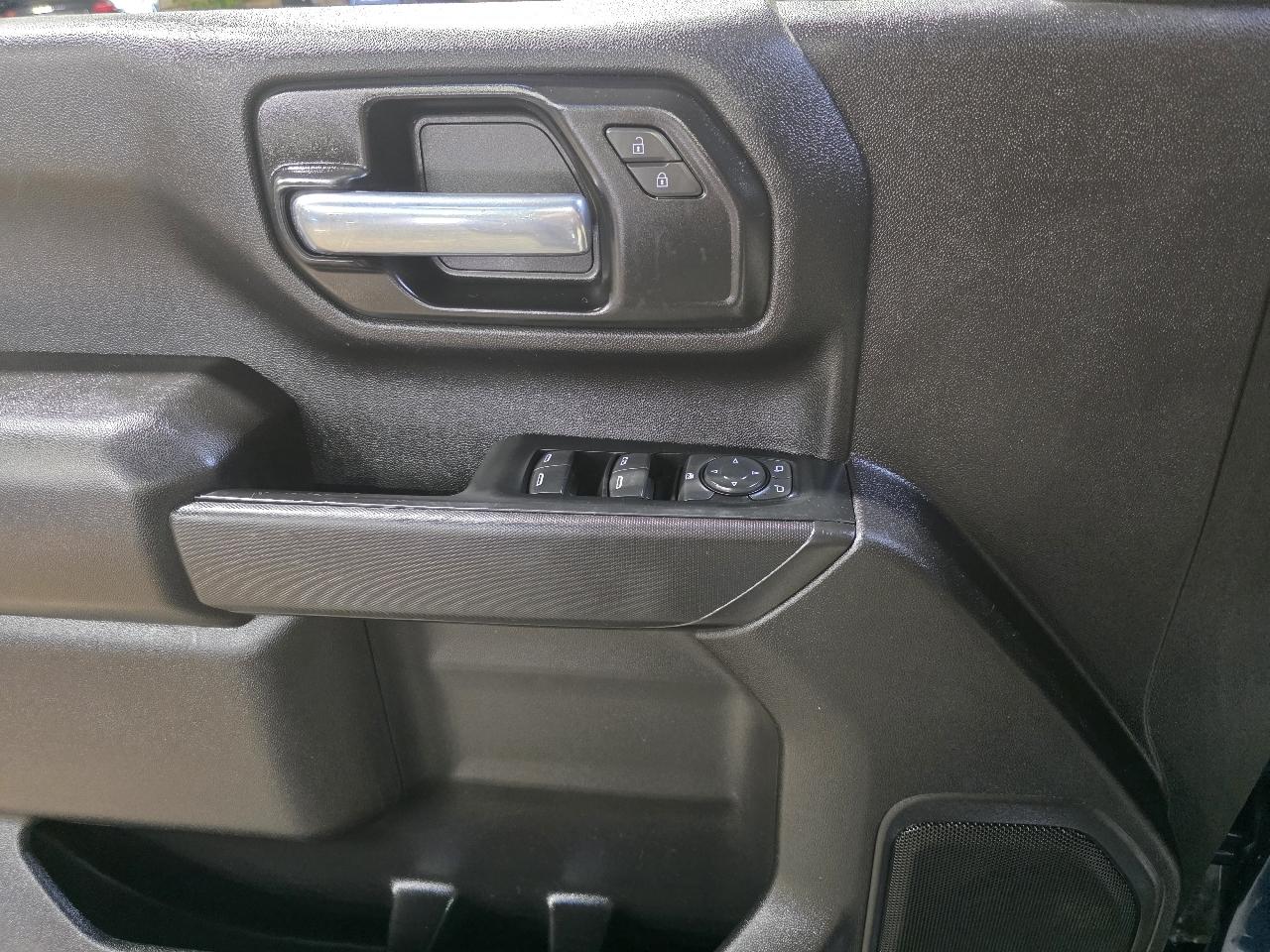 Chevrolet Silverado 2500HD 4WD Crew Cab 159" Custom 2022