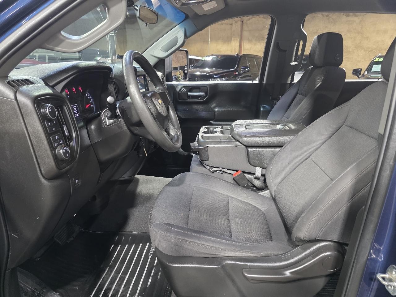 Chevrolet Silverado 2500HD 4WD Crew Cab 159" Custom 2022
