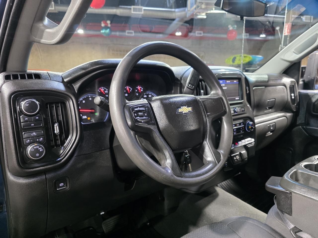 Chevrolet Silverado 2500HD 4WD Crew Cab 159" Custom 2022