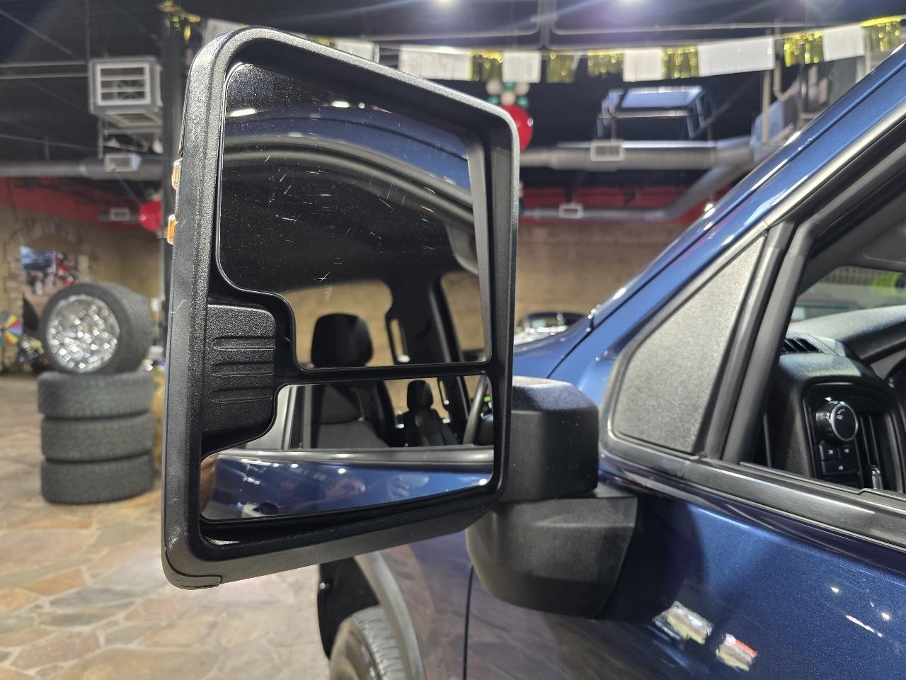 Chevrolet Silverado 2500HD 4WD Crew Cab 159" Custom 2022