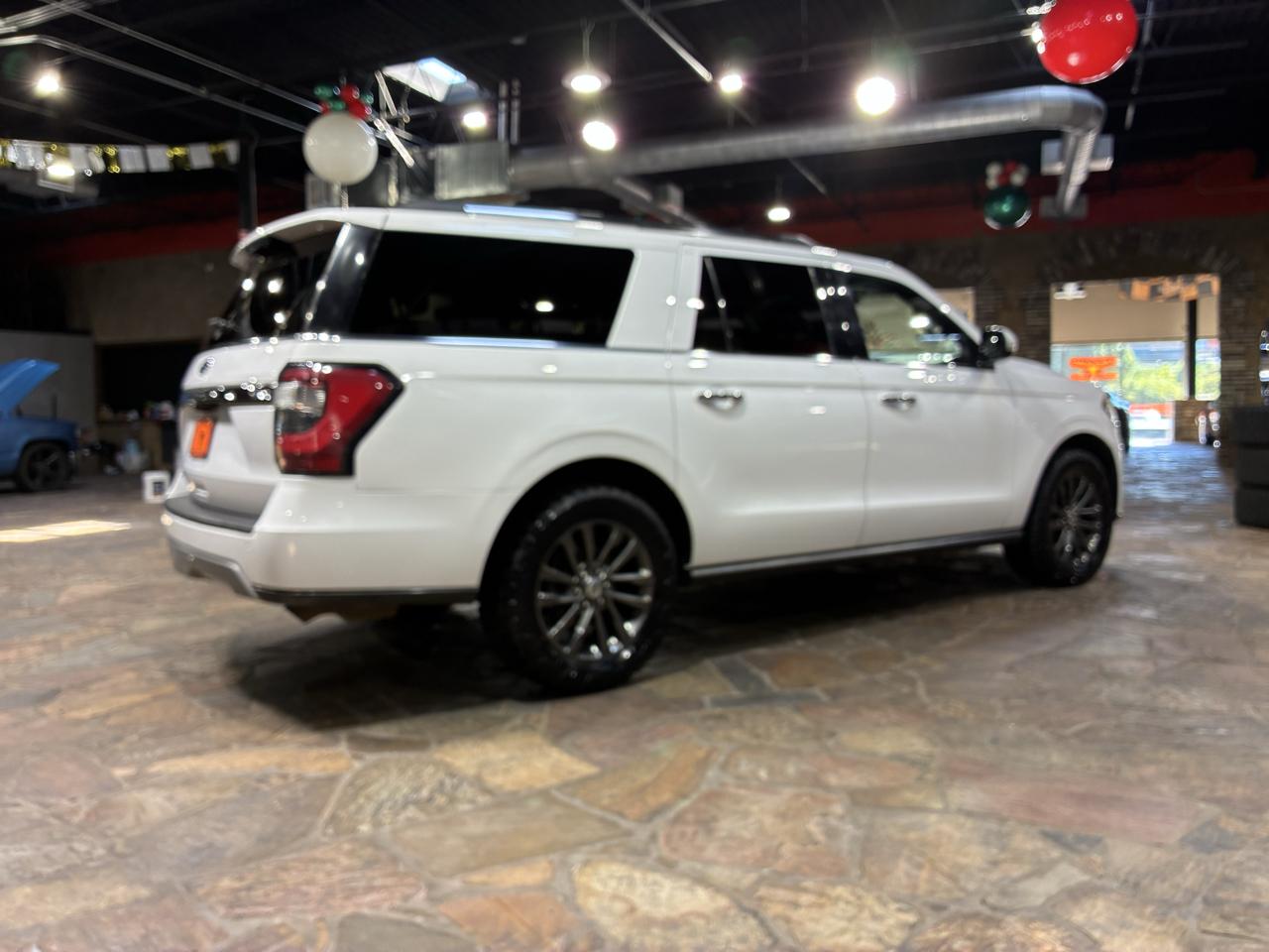 Ford Expedition MAX photo 8