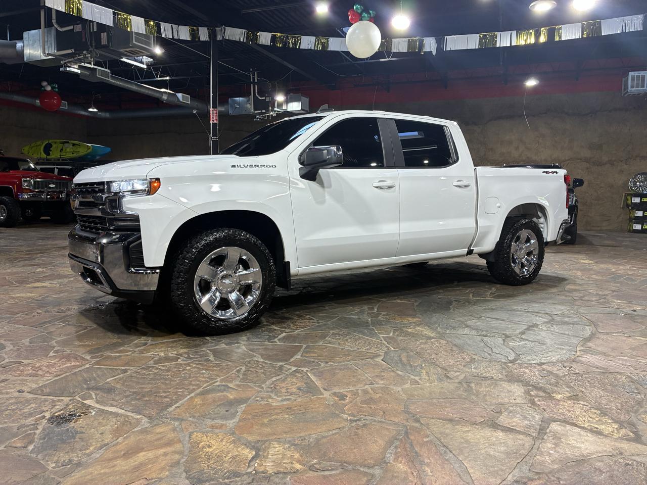 Chevrolet Silverado 1500 4WD Crew Cab 147" LT 2020