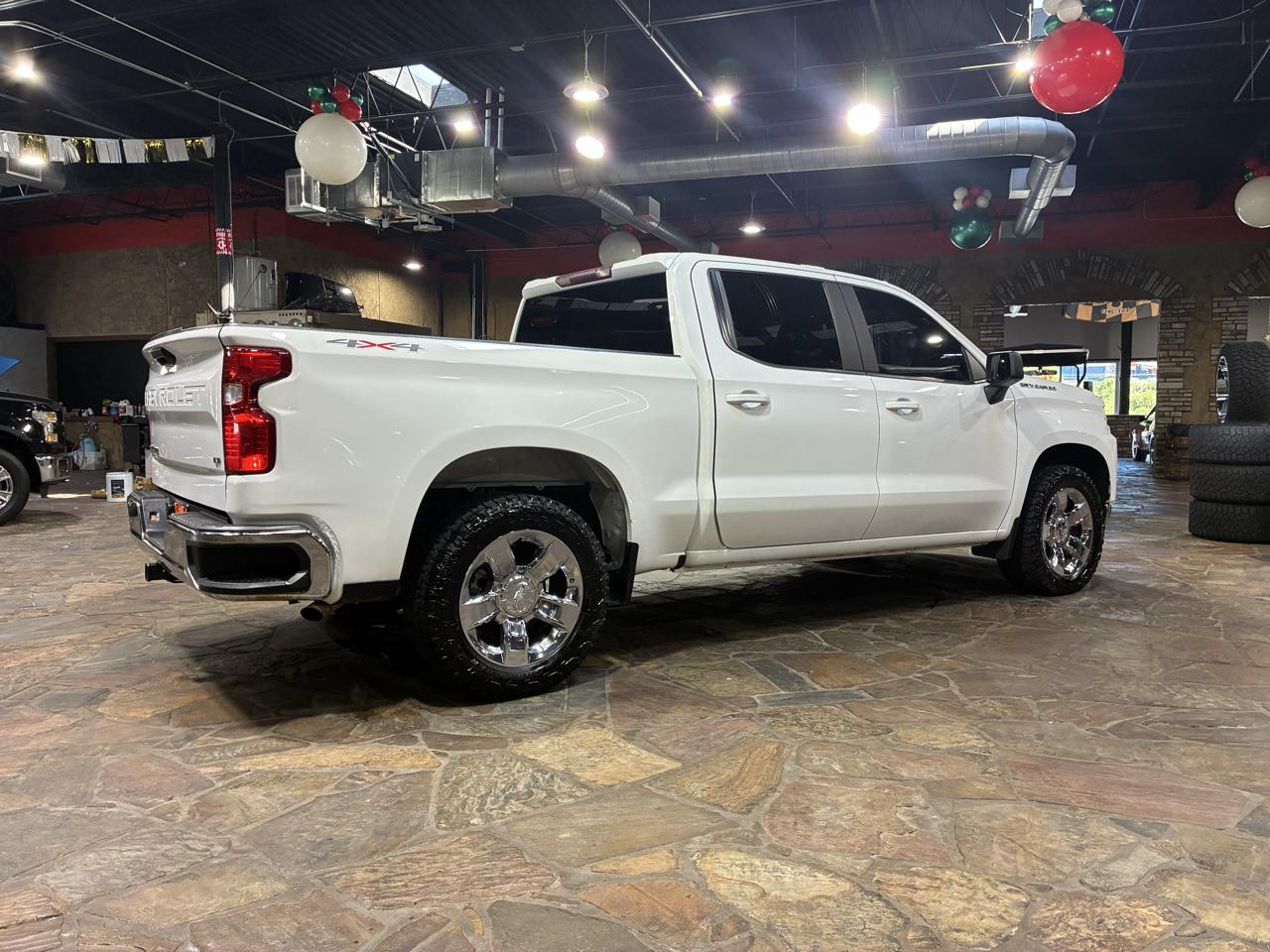 Chevrolet Silverado 1500 4WD Crew Cab 147" LT 2020