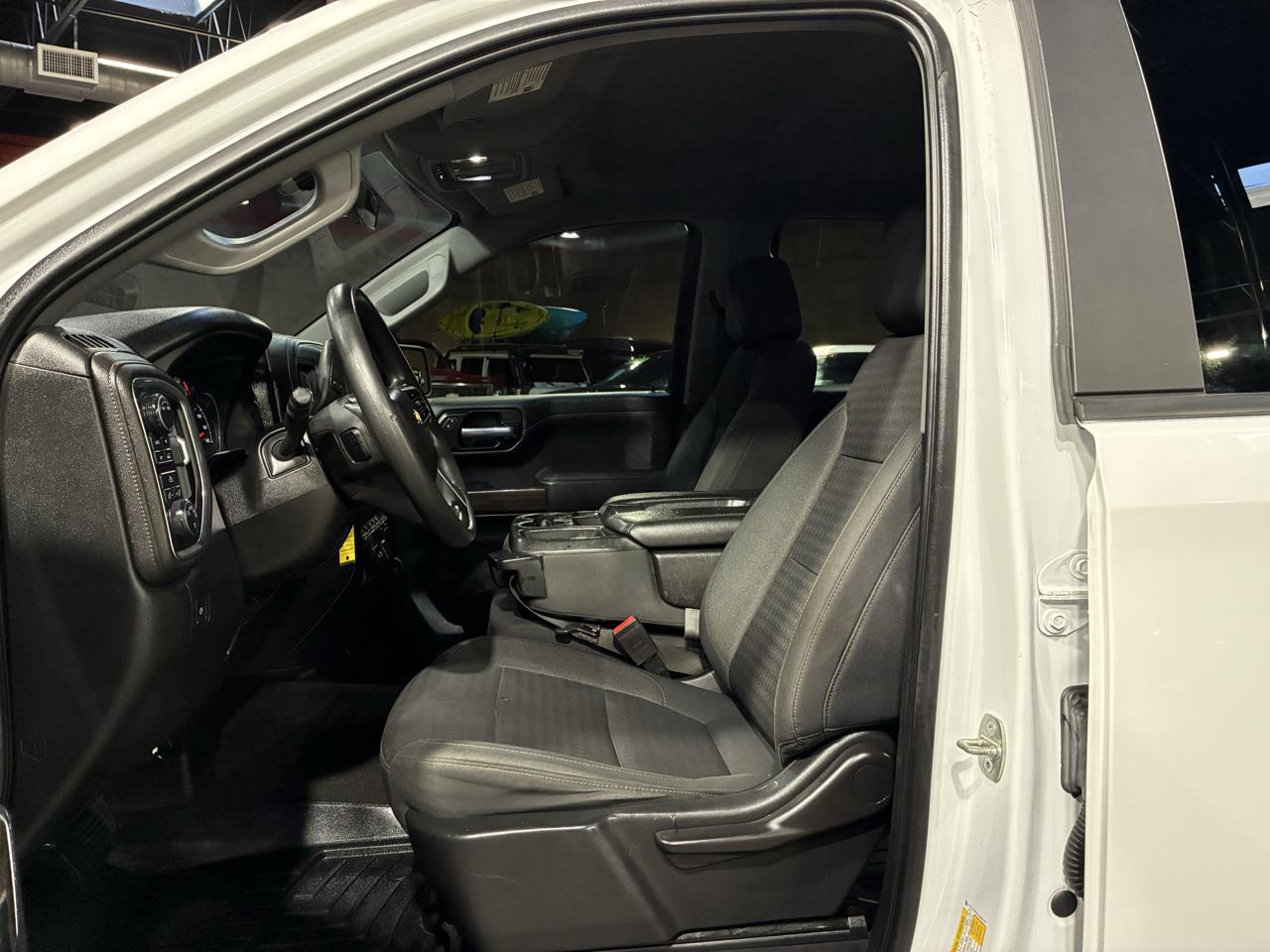 Chevrolet Silverado 1500 4WD Crew Cab 147" LT 2020