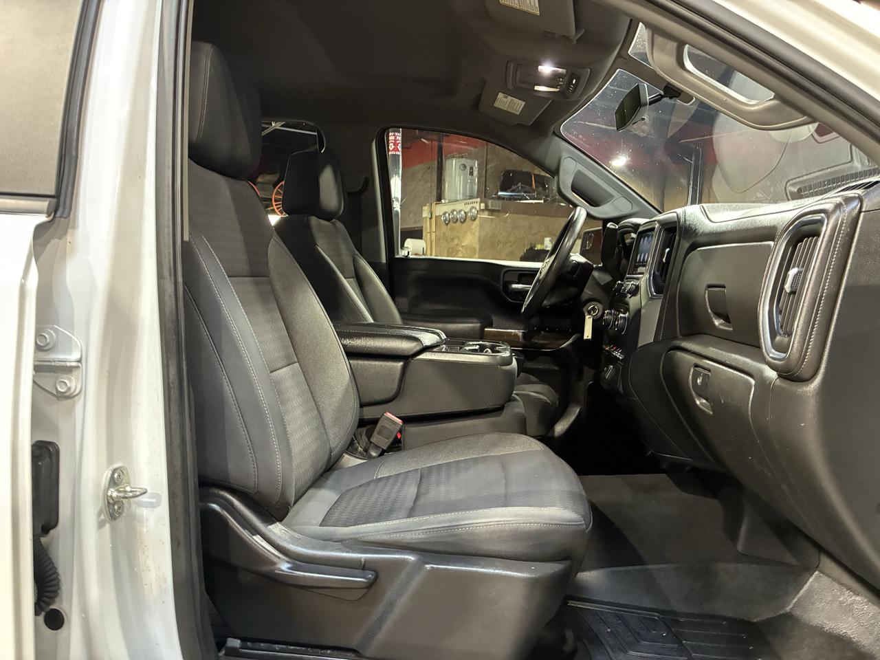 Chevrolet Silverado 1500 4WD Crew Cab 147" LT 2020