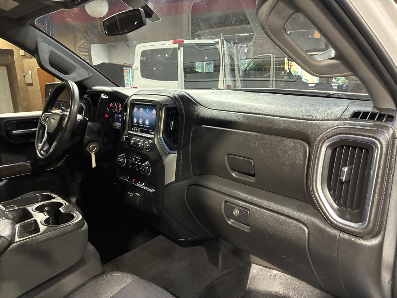 Chevrolet Silverado 1500 4WD Crew Cab 147" LT 2020