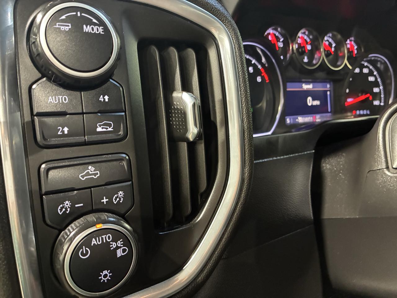 Chevrolet Silverado 1500 4WD Crew Cab 147" LT 2020