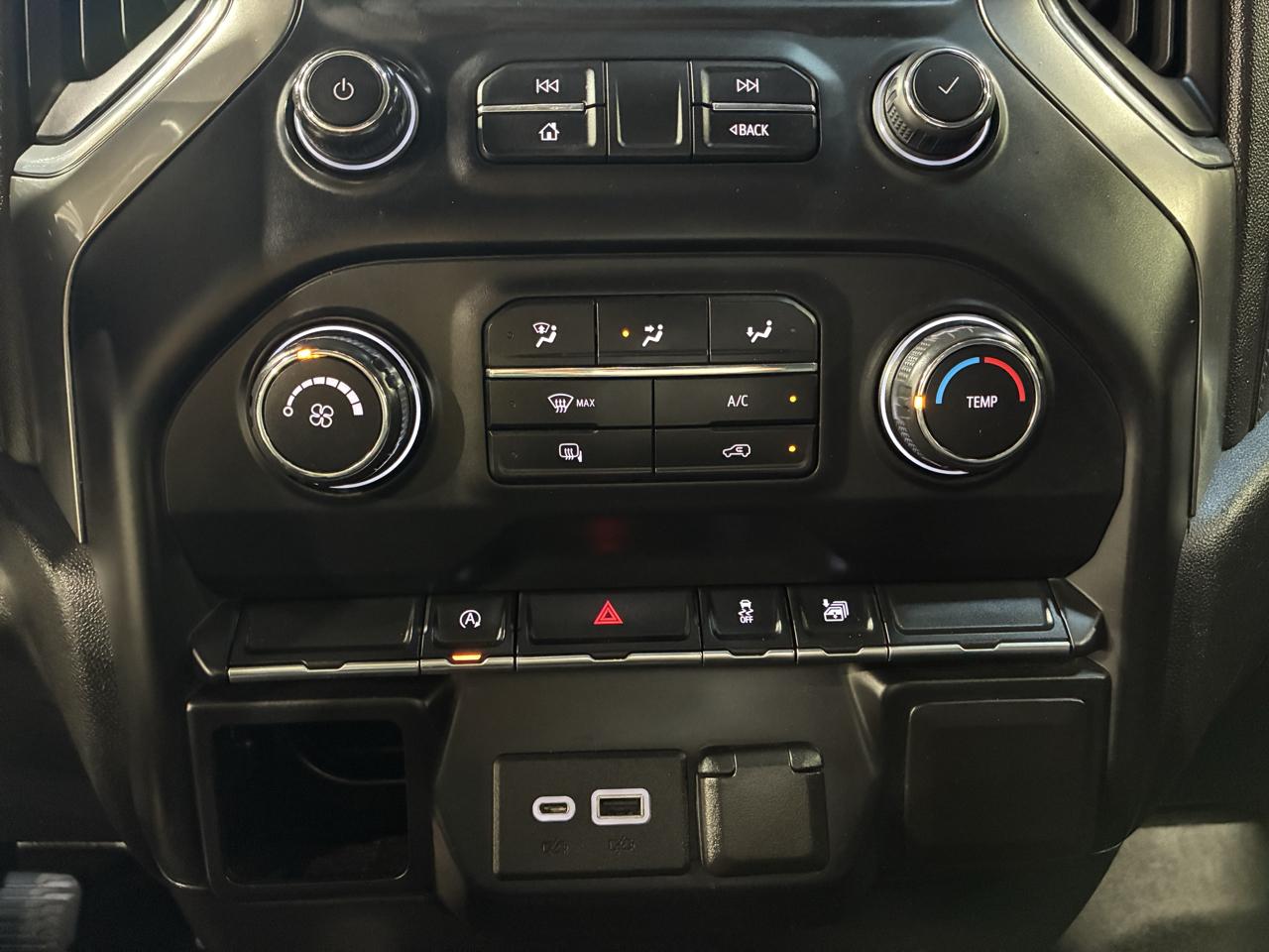 Chevrolet Silverado 1500 4WD Crew Cab 147" LT 2020