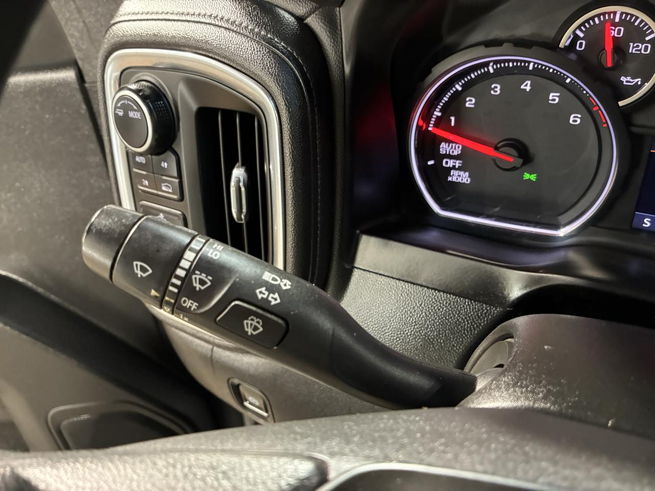 Chevrolet Silverado 1500 4WD Crew Cab 147" LT 2020