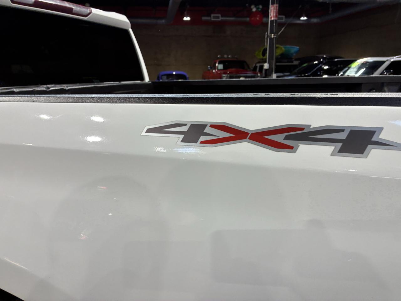 Chevrolet Silverado 1500 4WD Crew Cab 147" LT 2020