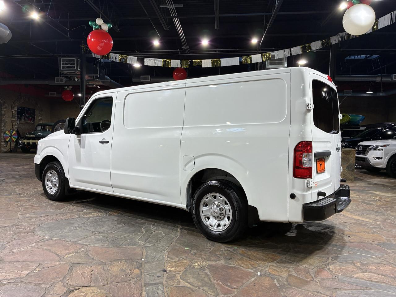 Nissan NV Standard Roof 1500 V6 SV 2016