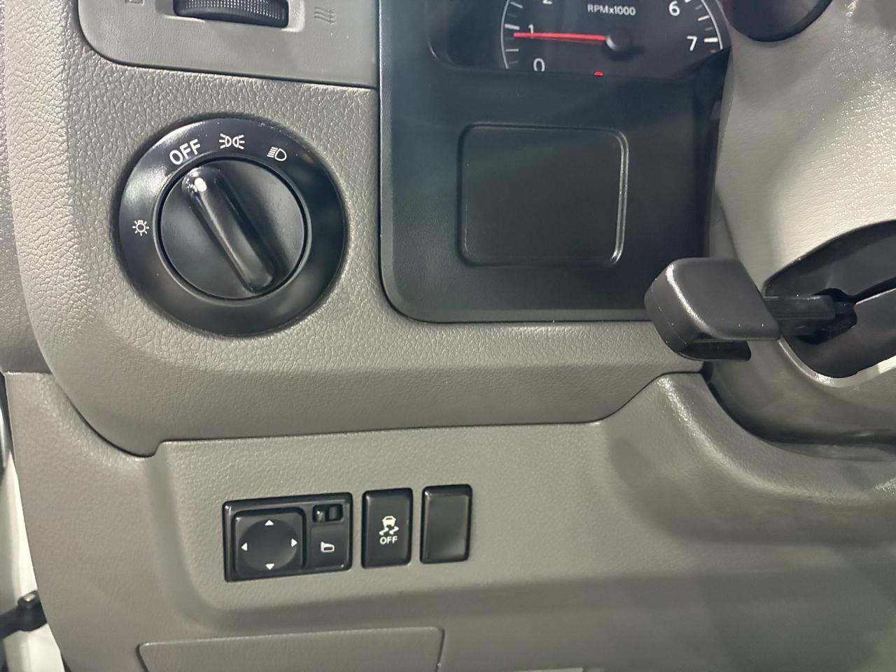 Nissan NV Standard Roof 1500 V6 SV 2016